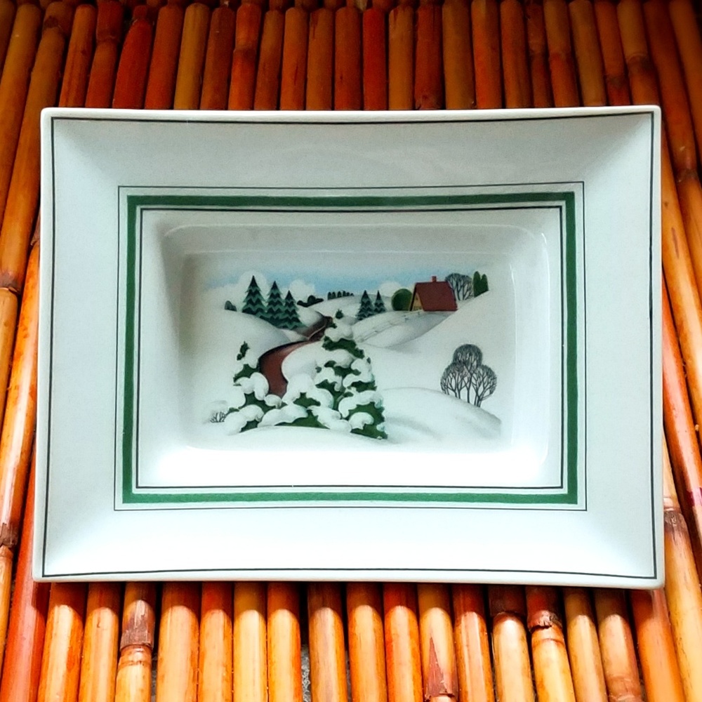 Estee Lauder Winter-Themed Dish